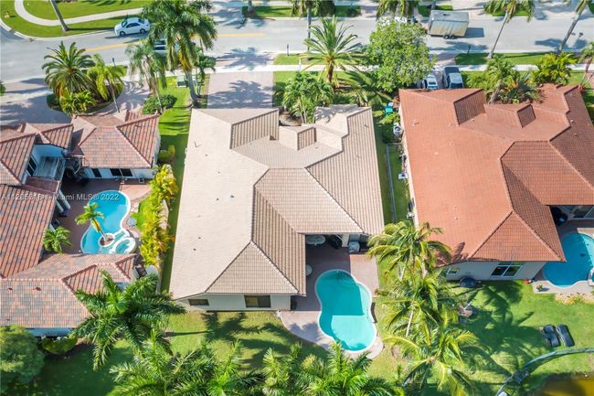 18611 Sw 39th St, House other with 6 bedrooms, 3 bathrooms and null parking in Miramar FL | Image 44