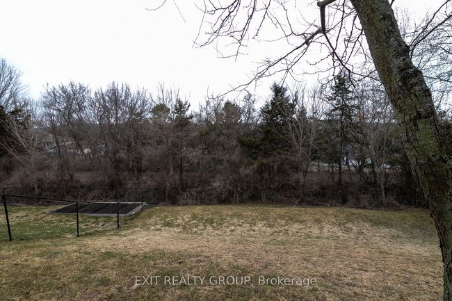 28 Kyle Crt, House other with 2 bedrooms, 1 bathrooms and 4 parking in Frankford ON | Image 24