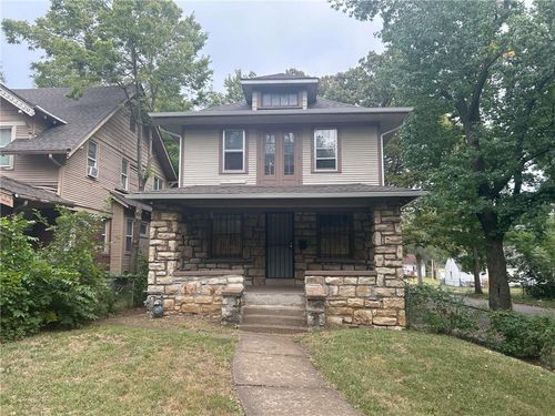 5547 Olive St, Kansas City, MO, 64130-3520 | Card Image