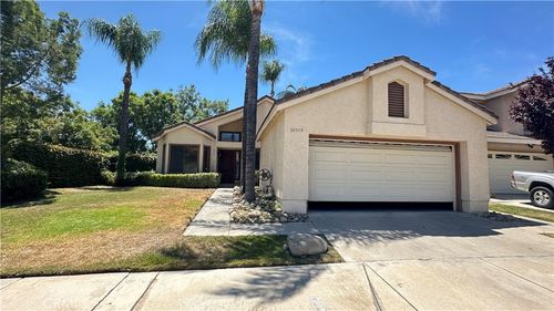 28979 Jasmine Creek Ln, Highland, CA, 92346-3923 | Card Image
