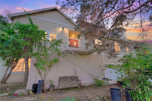 9440 Wentworth St, Sunland, CA, 91040-1738 | Card Image