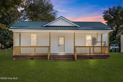 505 W Walnut St, Tarboro, NC, 27886-2953 | Card Image