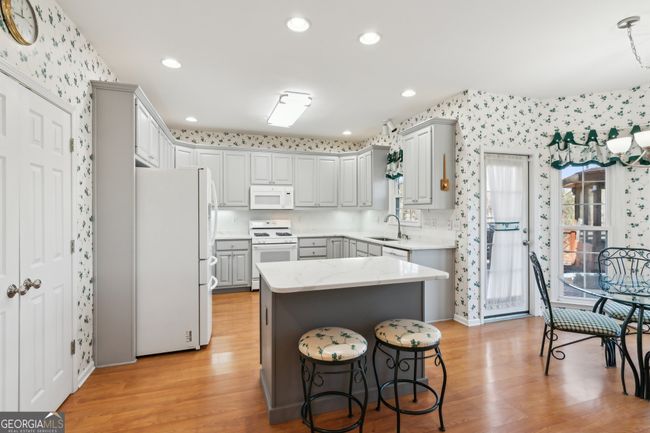 340 Ruby Forest Pkwy, House other with 4 bedrooms, 3 bathrooms and 2 parking in Suwanee GA | Image 15