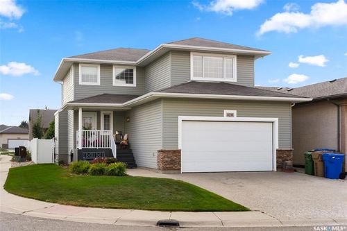 8238 Fairways Dr West, Regina, SK, S4Y0A1 | Card Image