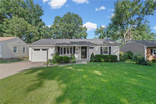 7333 Maple St, Overland Park, KS, 66204-2152 | Card Image