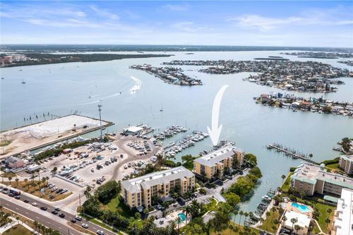 2303-425 150th Ave, MADEIRA BEACH, FL, 33708-2076 | Card Image