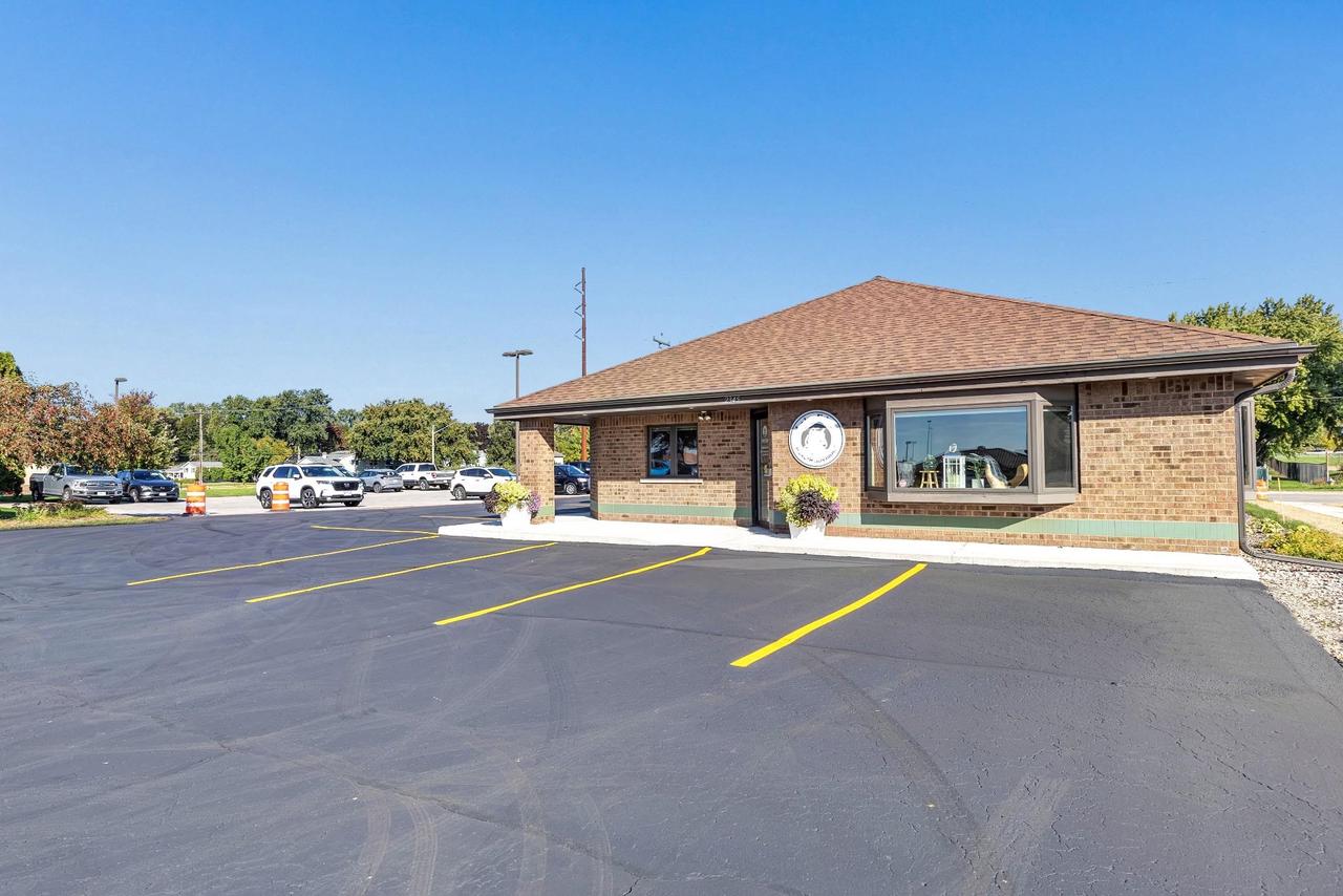 2345 E Mason St, Green Bay, WI 54302