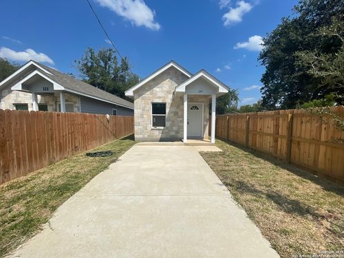 109 Remolino, San Antonio, TX, 78237-3954 | Card Image