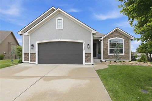 17333 Hauser St, Overland Park, KS, 66221-7136 | Card Image