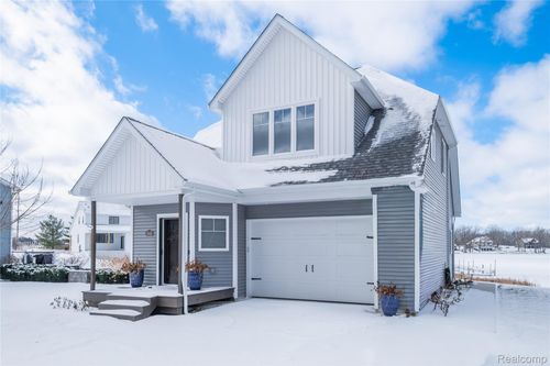 3442 Cottage Cove Dr, Fenton, MI, 48430-1300 | Card Image