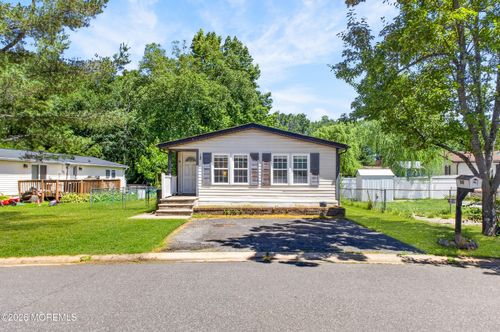 18 Short Oaks Ct, Manalapan, NJ, 07726-3916 | Card Image