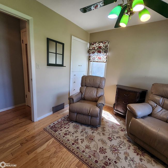 213 E Baker St, Home with 4 bedrooms, 2 bathrooms and 2 parking in Avoca IA | Image 33