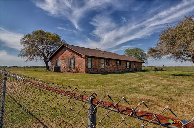 11552 Fm 1383, Home with 3 bedrooms, 2 bathrooms and null parking in Schulenburg TX | Image 23