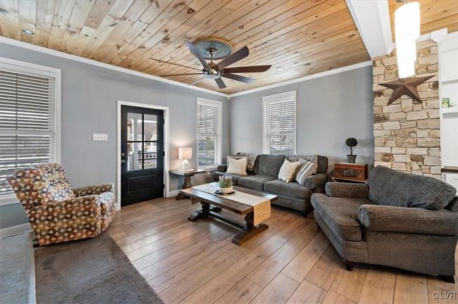 630 Lehigh St, House other with 3 bedrooms, 1 bathrooms and null parking in Jim Thorpe PA | Image 4
