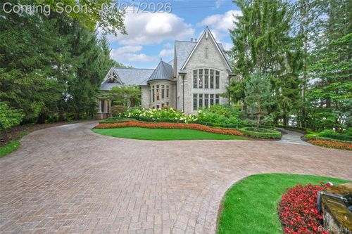 5621 Arbor Bay Ct, Brighton, MI, 48116-7782 | Card Image