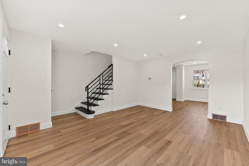 3075 Stevens St, CAMDEN, NJ, 08105-2340 | Card Image