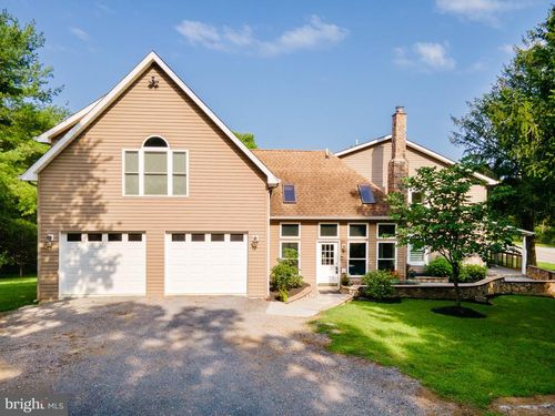 1794 Scrabble Rd, MARTINSBURG, WV, 25404-3759 | Card Image