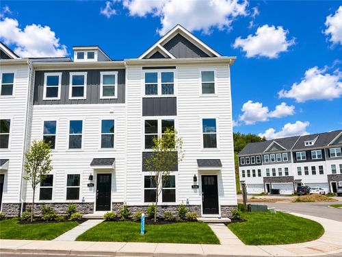 526 Cooper Street, Mccandless, PA, 15090 | Card Image