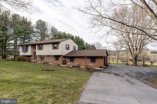 156 Horse Happy Road, NEWMANSTOWN, PA, 17073 | Card Image