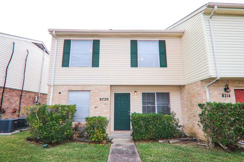8720 Glen Meadow Ln, Beaumont, TX, 77706-3949 | Card Image