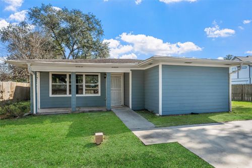 7019 Sur Ct, Houston, TX, 77033-2737 | Card Image