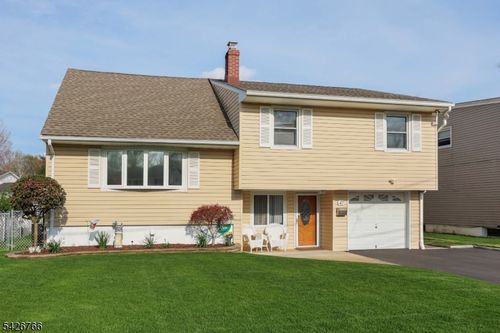 47 Epping Dr, Kenilworth, NJ, 07033-1418 | Card Image