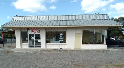 400 S San Patricio St, Sinton, TX, 78387-3351 | Card Image