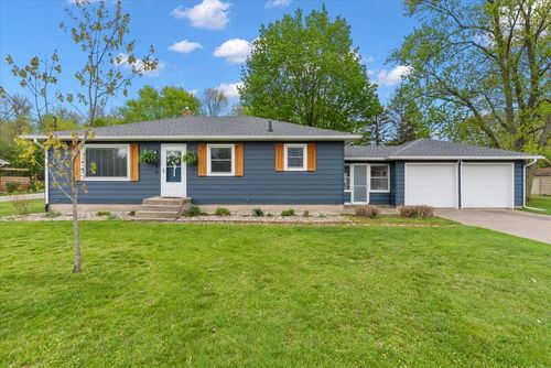 2538 Rosewood St, Jenison, MI, 49428-8709 | Card Image