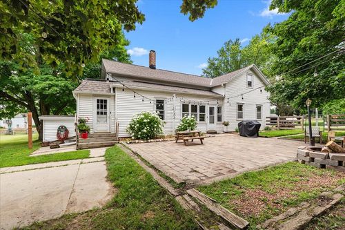 613 County Road H, Fredonia, WI, 53021-9610 | Card Image
