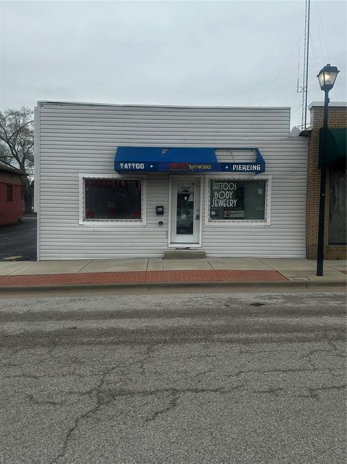 41 W Ferguson Ave, Wood River, IL, 62095-1905 | Card Image