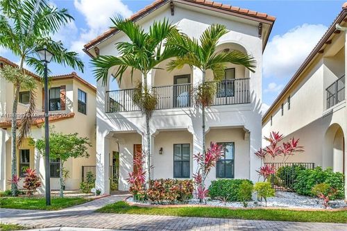8354-8354 Nw 39th Ct, Pembroke Pines, FL, 33024-5053 | Card Image