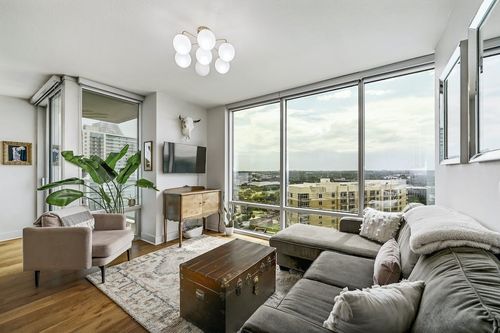 apt-2203-300 Bowie St, Austin, TX, 78703-4618 | Card Image
