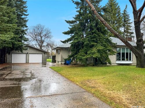 932 113th Street, North Battleford, SK, S9A2M1 | Card Image