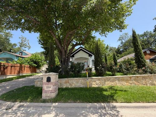 2211 Irion Avenue, Fort Worth, TX, 76106 | Card Image