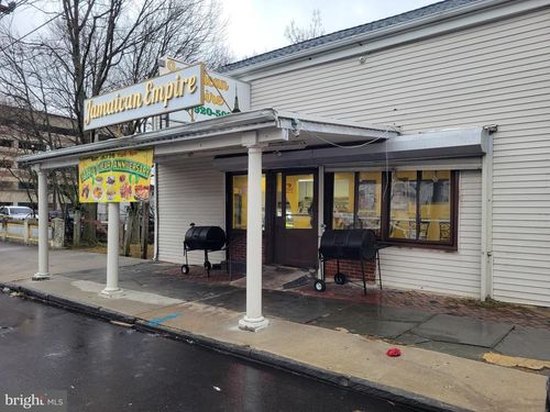 17 Spring St, Trenton, NJ, 08618-4836 | Card Image