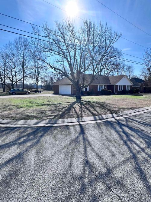 950 Sandra St, Dyersburg, TN, 38024 | Card Image