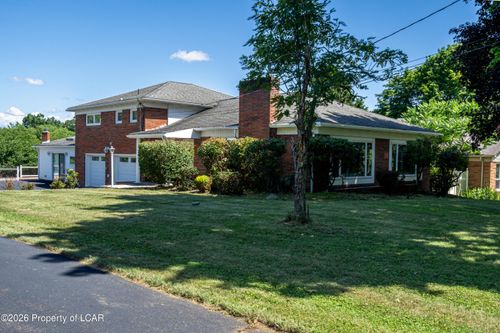 361 Upper Demunds Rd, Dallas, PA, 18612-9051 | Card Image