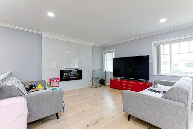 1257 Nestor St, House other with 6 bedrooms, 4 bathrooms and 2 parking in Coquitlam BC | Image 4