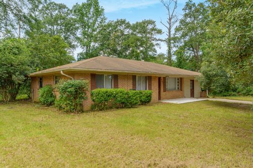 907 W Hinton Ave, Lumberton, MS, 39455-2119 | Card Image