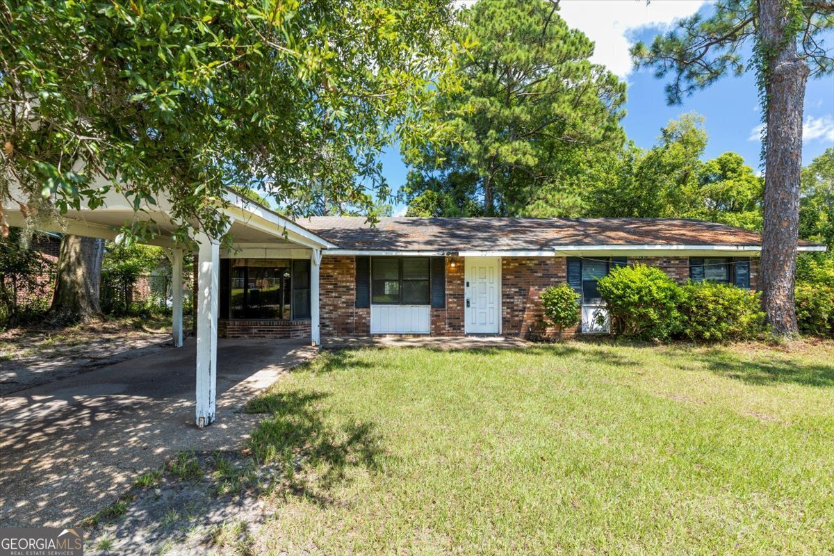 Poinsettia Cir, Brunswick, GA 31520