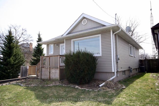 531 King St E, House other with 3 bedrooms, 2 bathrooms and 5 parking in Oshawa ON | Image 43
