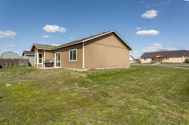 615 N Larkspur Ln, Home with 3 bedrooms, 2 bathrooms and null parking in Othello WA | Image 24