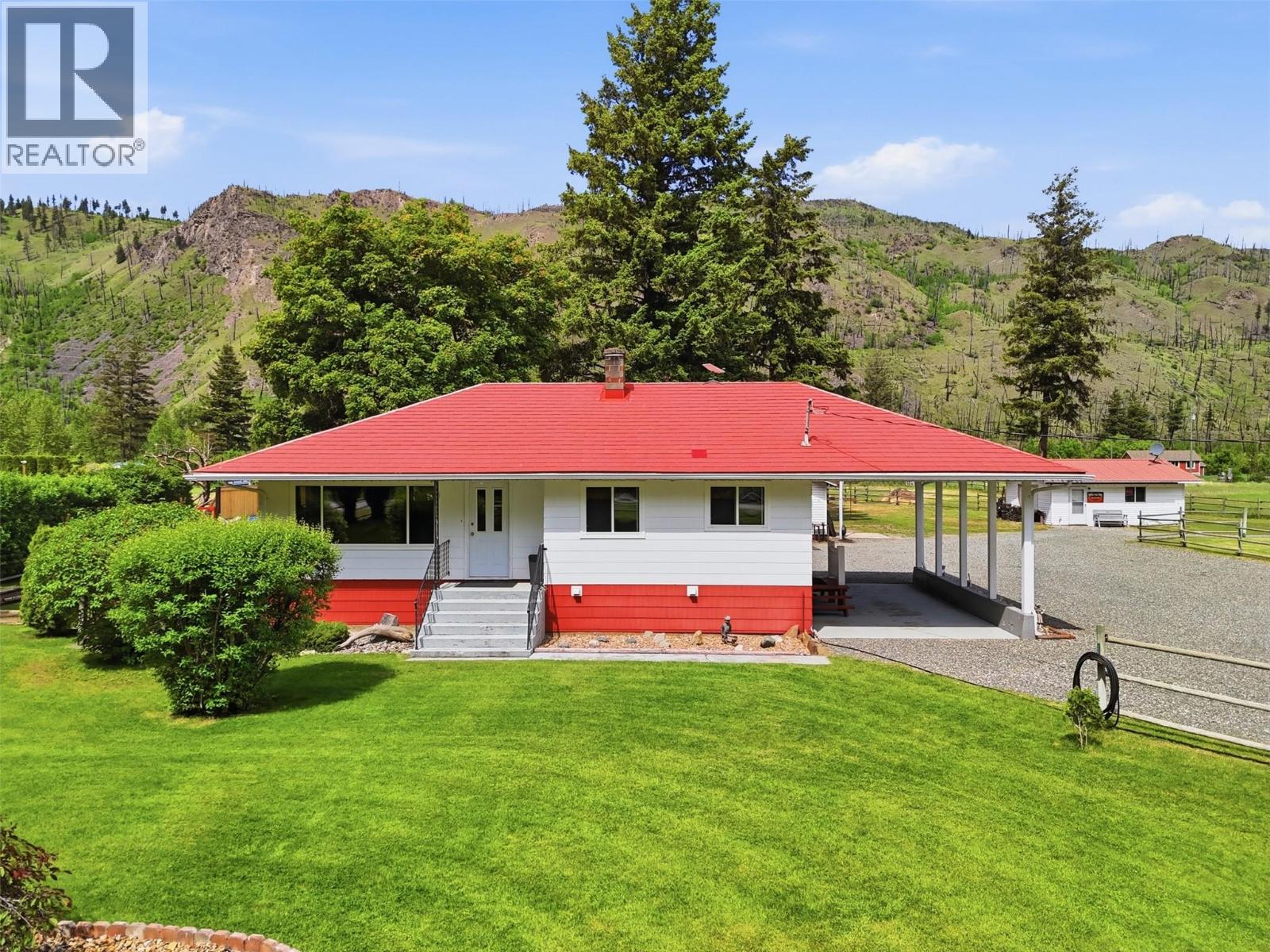 Residential in Barriere 3
