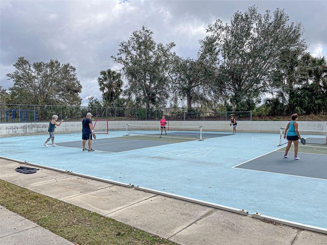 11815 Tempest Harbor Loop, House other with 3 bedrooms, 2 bathrooms and null parking in VENICE FL | Image 44