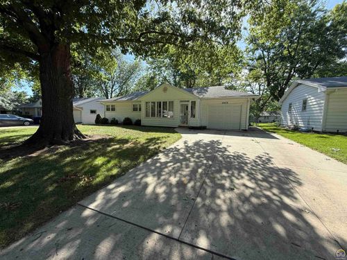 1813 Sw Prairie Rd, Topeka, KS, 66604-3535 | Card Image
