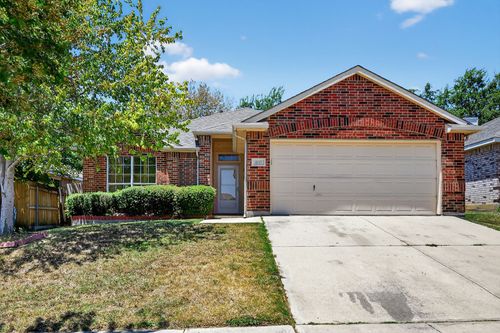 4717 Barnhill Ln, Fort Worth, TX, 76135-2535 | Card Image