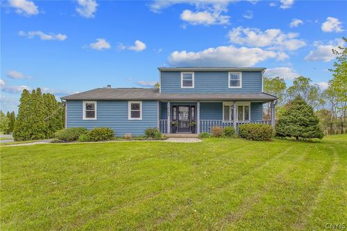 7799 Bainbridge Dr, Liverpool, NY, 13090-2577 | Card Image