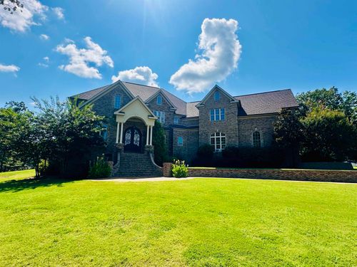 211 Mary Jene Cv, Selmer, TN, 38375-3002 | Card Image