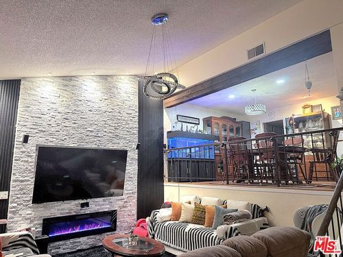 210-9041 Van Nuys Blvd, Panorama City, CA, 91402-6069 | Card Image