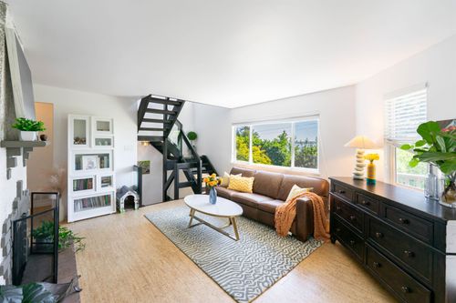 3341 Marine Dr, West Vancouver, BC, V7V1M8 | Card Image